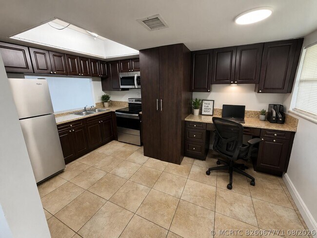 Building Photo - 2500 Coral Springs Dr
