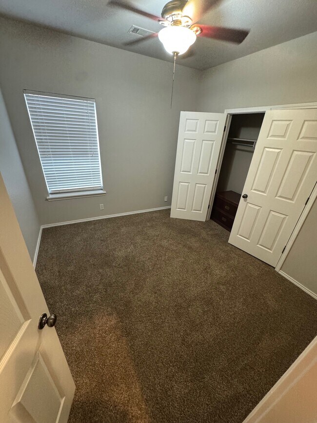 Foto del edificio - 4214 South Willow Ave W