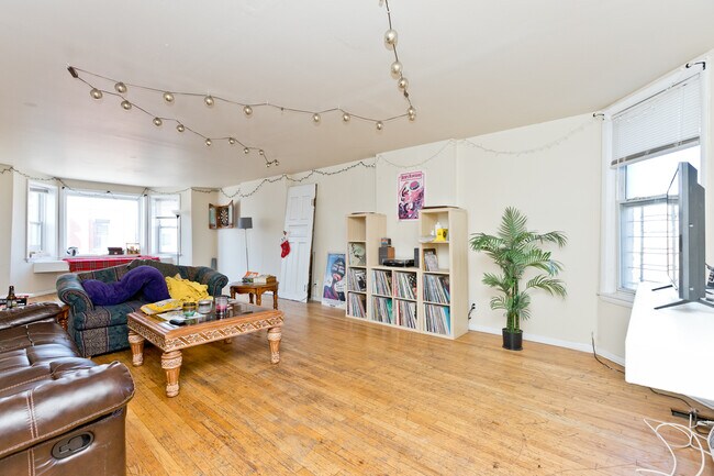 Foto del edificio - 1463 W Chicago Ave