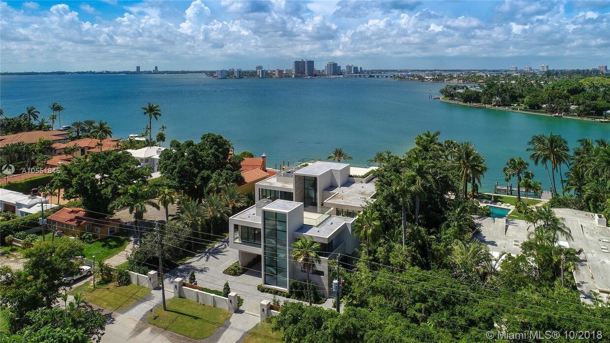 Foto principal - 6360 N Bay Rd