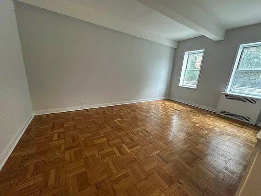 Foto del edificio - 2 bedroom in BRONX NY 10456