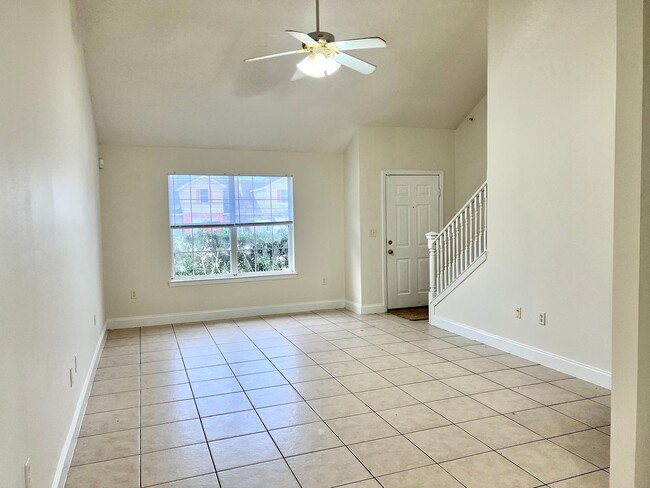 Foto del edificio - Central Crestview Location