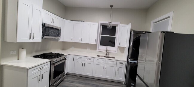 COCINA - 2306 S Oakley Ave