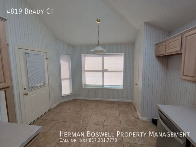 Foto del edificio - 4819 Brady Ct