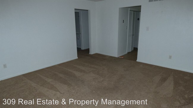 Foto del edificio - 5716-5718 W Fairview Rd