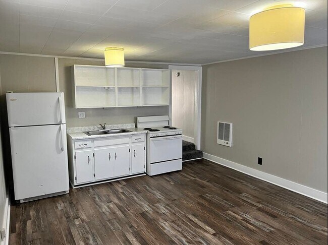 Building Photo - Kendall Easterwood Properties