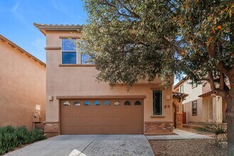 Building Photo - 462 E Calle De Ocaso