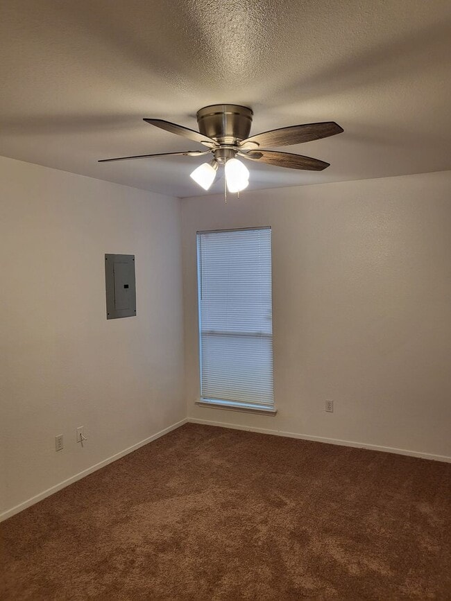 Photo - 221 Kerby St House