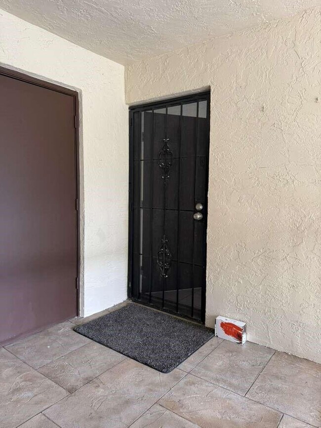 Foto del edificio - 9321 SW 23rd St