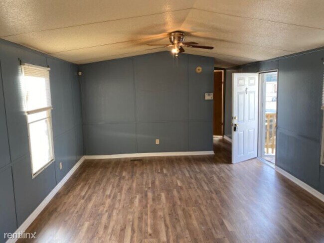 Building Photo - 2 br, 2 bath House - 637 Banner Elk Road