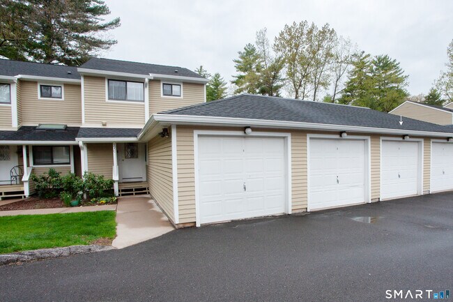 Foto del edificio - 17 Wiggins Farm Dr