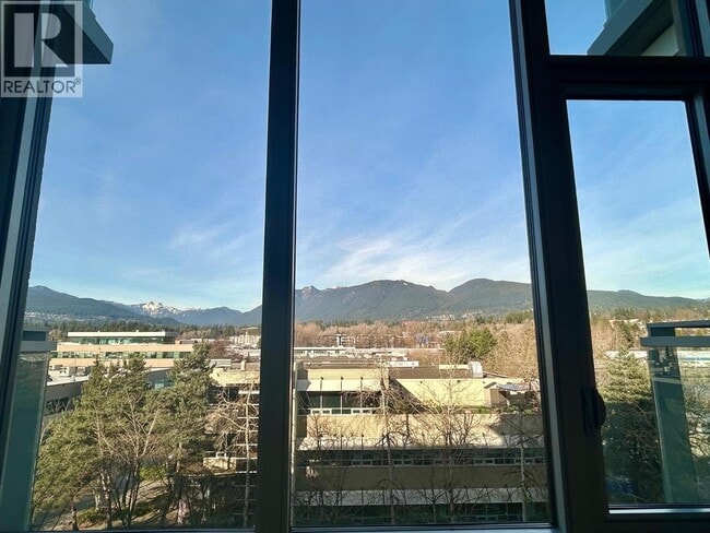 Building Photo - 755 Harbourside Dr