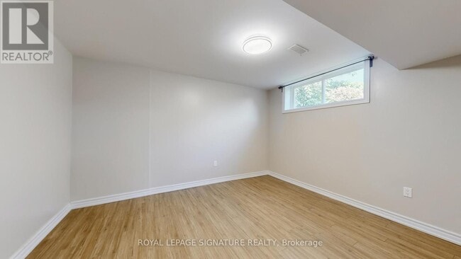 Building Photo - 145 Sloane Ave