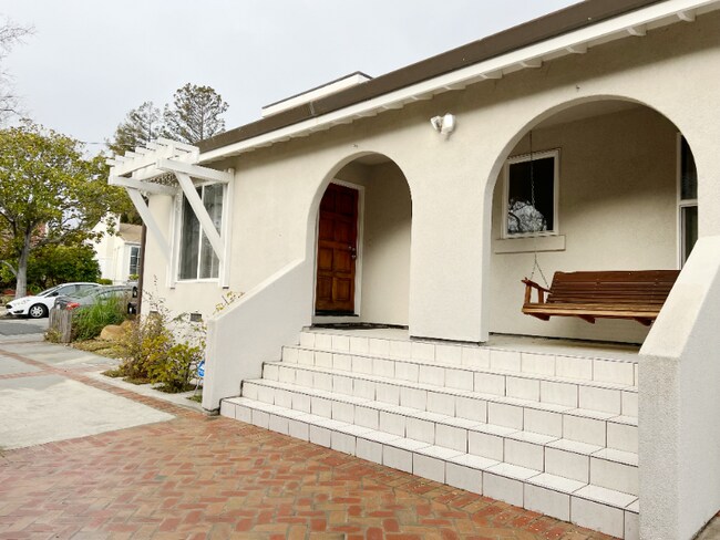 Foto del edificio - 140 Laurel Ave