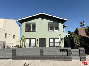 Building Photo - 338 S Benton Way