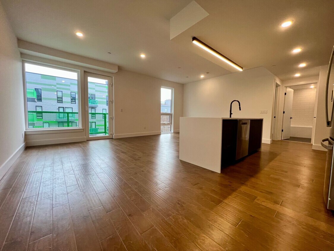 Stunning 2-Bed/2-Bath Condo with One-Car Garage and Rooftop Deck! Available NOW! - Stunning 2-Bed/2-Bath Condo with One-Car Garage and Rooftop Deck! Available NOW!