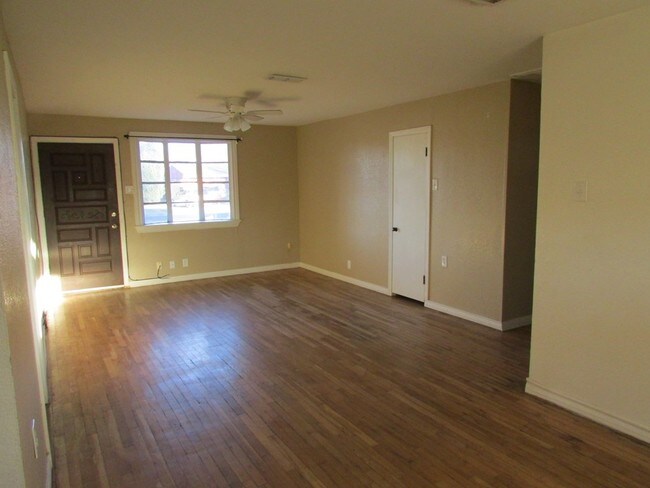 Foto del edificio - 3135 N Dixie Blvd