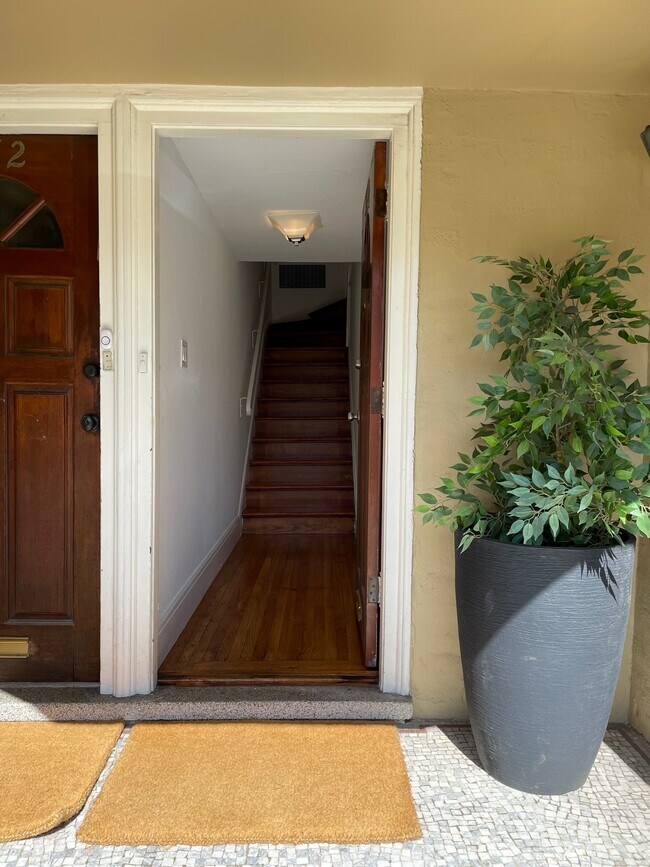 Entry Way - 574 2nd Ave