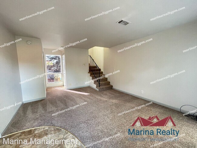 Foto del edificio - 2 br, 1.5 bath House - 440 Corcoran Ave #2