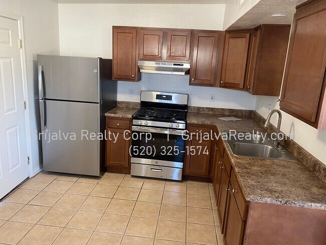 Foto del edificio - 5837 E 24th St