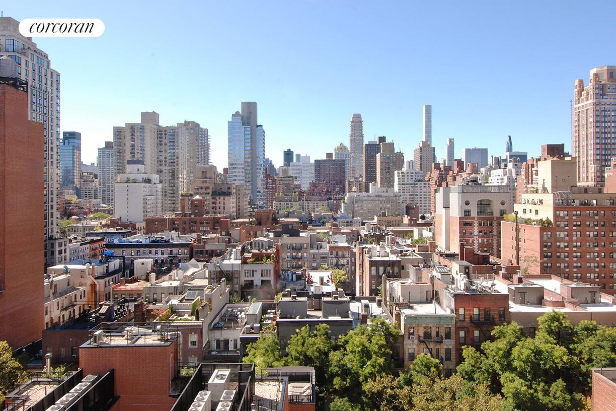 Foto principal - 230 E 79th St