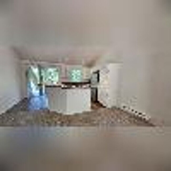 Foto del edificio - Spacious Fresh updates- Sorry NO PETS