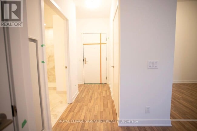 Photo du bâtiment - 120 Parliament St