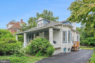 Building Photo - 25 E Germantown Pike