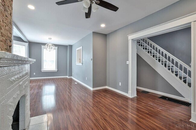 Foto del edificio - Beautifully refinished 3 bed 2 bath home in Evanston