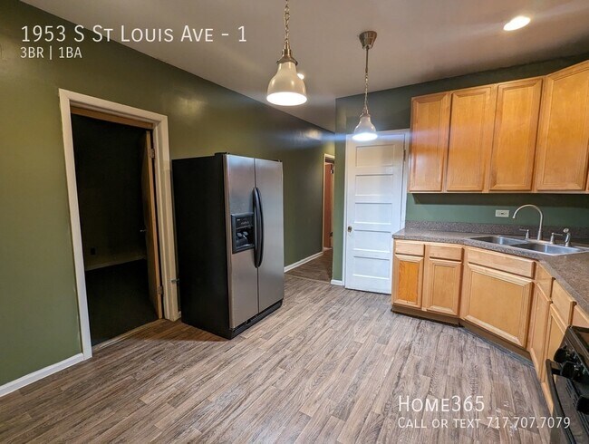 Foto del edificio - Spacious, stylish 3 bedroom apartment in C...