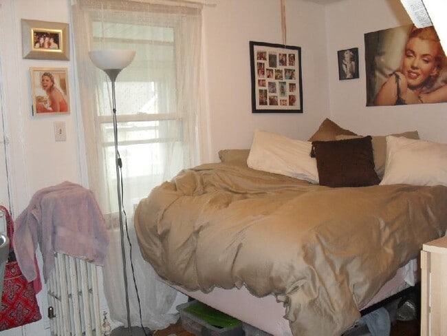 Building Photo - 14 Stockwell St