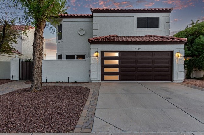 Building Photo - 4 bedroom Lakefront Property