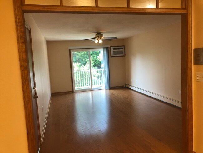 Building Photo - 22 Kenmar Dr