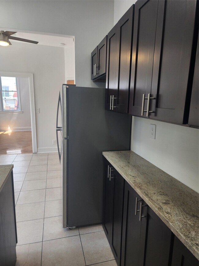Foto del edificio - 68-17-68-60 60th St