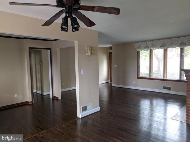 Foto del edificio - 2949 Terrace Dr