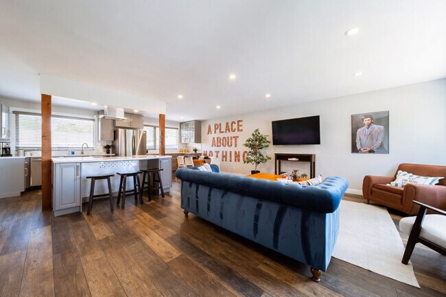 Photo du bâtiment - 5415-111A 111a St NW