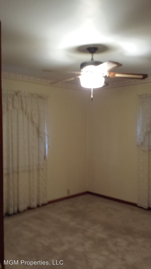 Building Photo - 1601 Van Fleet Ln