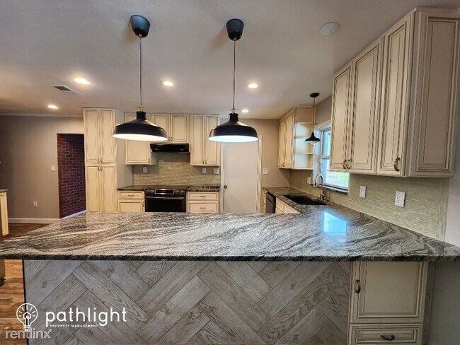 Foto del edificio - 4 br, 3 bath House - 123 Whitaker Road UNIT