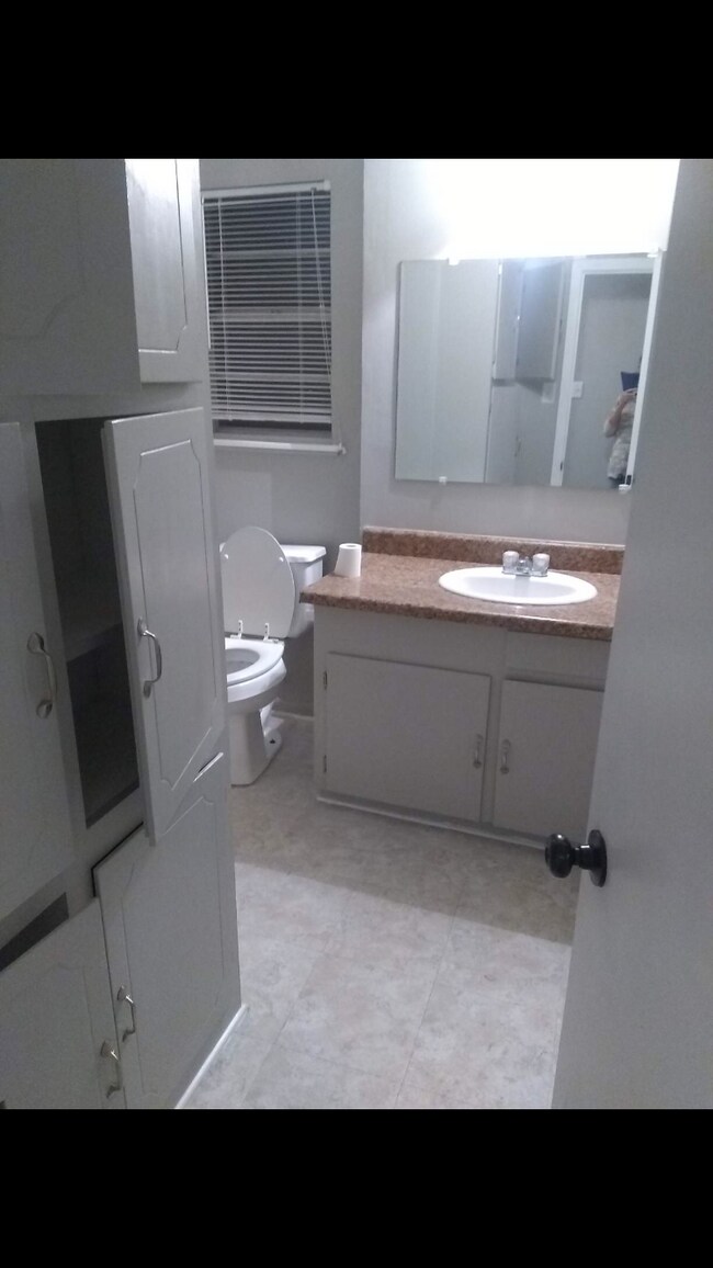 Foto del edificio - 2206 Poplar St