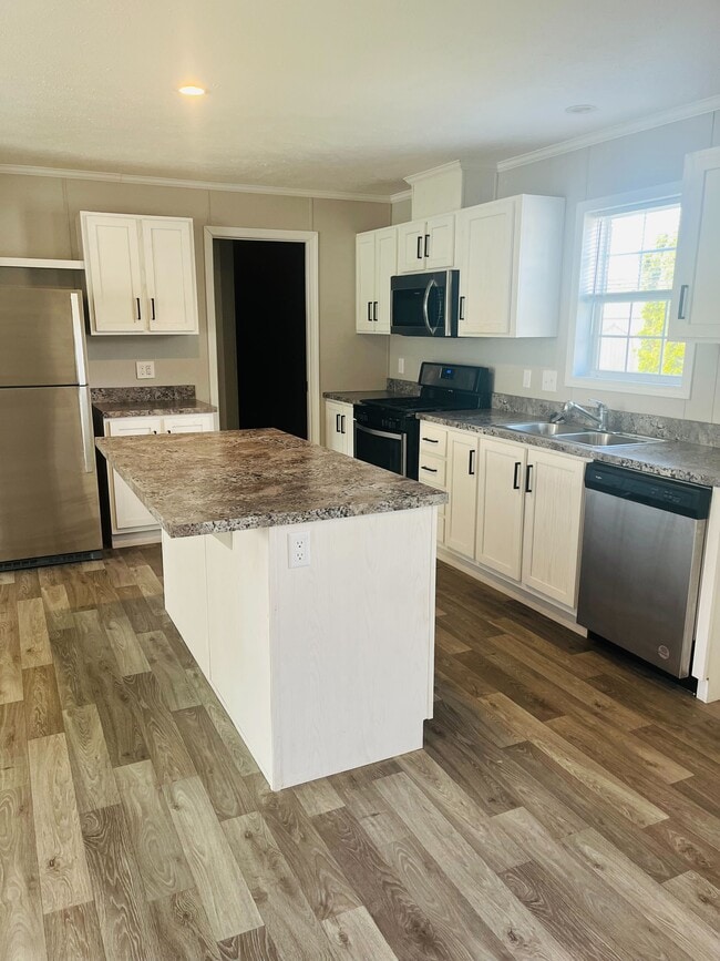 Building Photo - 49 Bellwood Dr