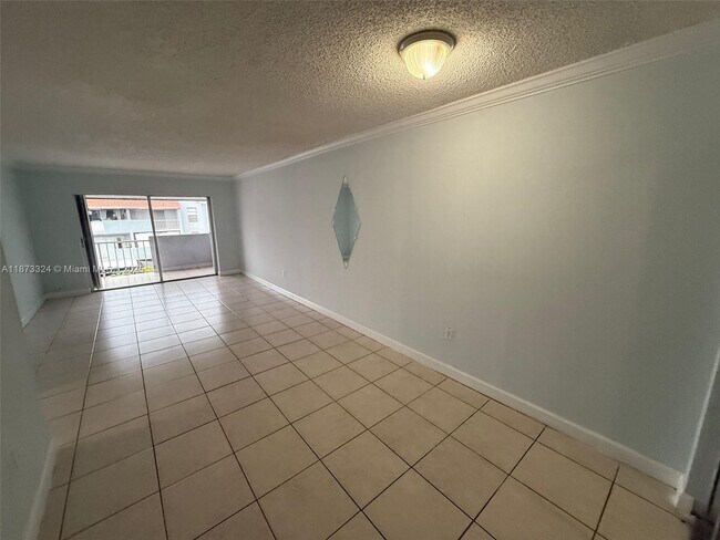 Foto del edificio - 1725 W 60th St