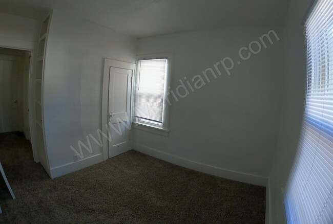 Building Photo - 452 E Wildwood Ave