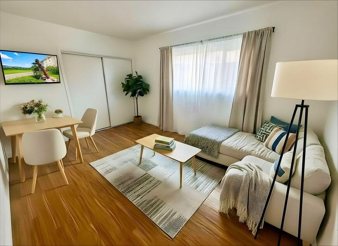 Primary Photo - 1522 N Harvard St