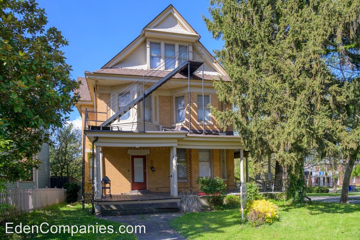 Primary Photo - 5 br, 2 bath House - 304-2 Transylvania Park