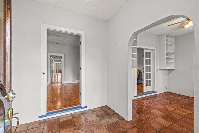 Foto del edificio - 2434 W Prospect Rd