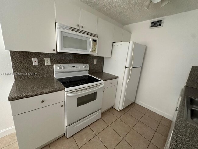 Foto del edificio - 4659 NW 97th Ct