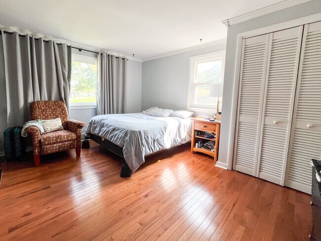 Foto del edificio - 4113 Rosemont Ave