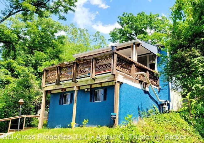 Foto del edificio - 2 br, 2 bath House - 1024 Cayton St