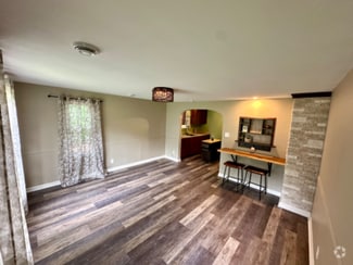 Building Photo - 1509 N Breezeland Rd