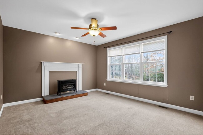 Building Photo - 47106 Green Leaf Ct